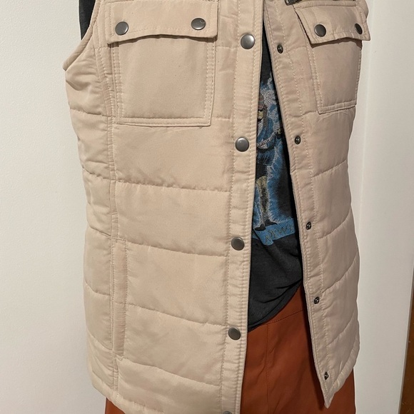 VTG Tudor Puffy Vest Faux Fur Khaki Snap Buttons Pockets Hunter Tan Neutral - Picture 5 of 13